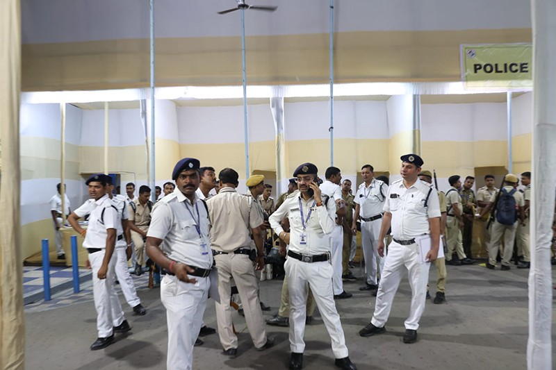 In Images: Poll preparedness peaks as VVPAT machines reach Kolkata centres ahead of final Bengal voting phase
