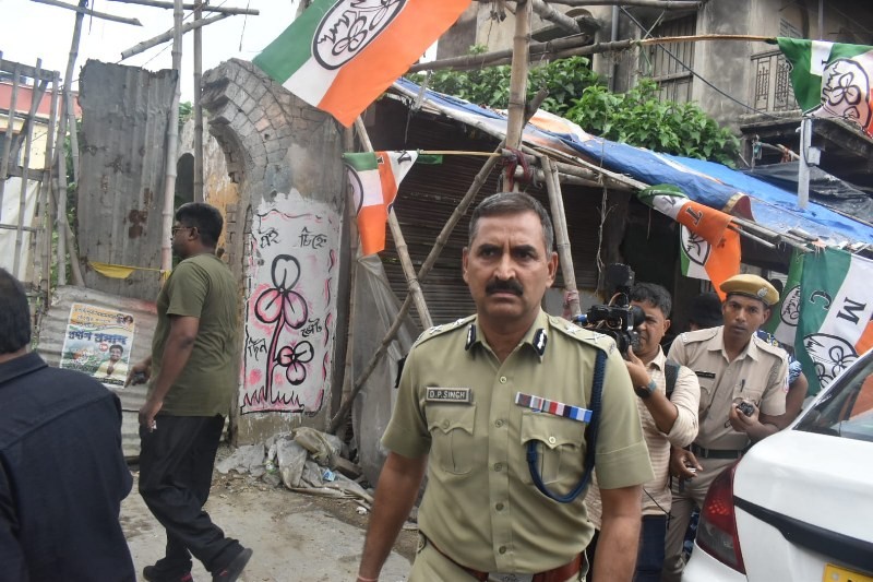In Images: Police, RAF, central forces take charge following gherao of Suvendu Adhikari in Kolkata's Kalighat