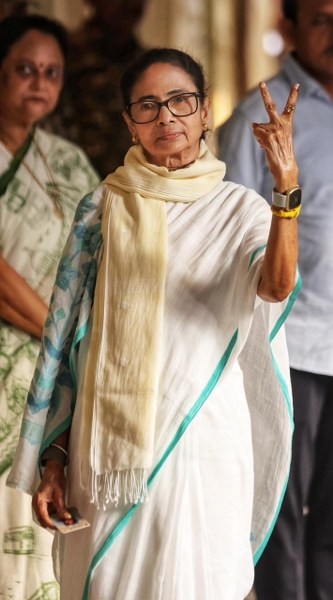 In Images: Mamata Banerjee casts her vote in Kolkata