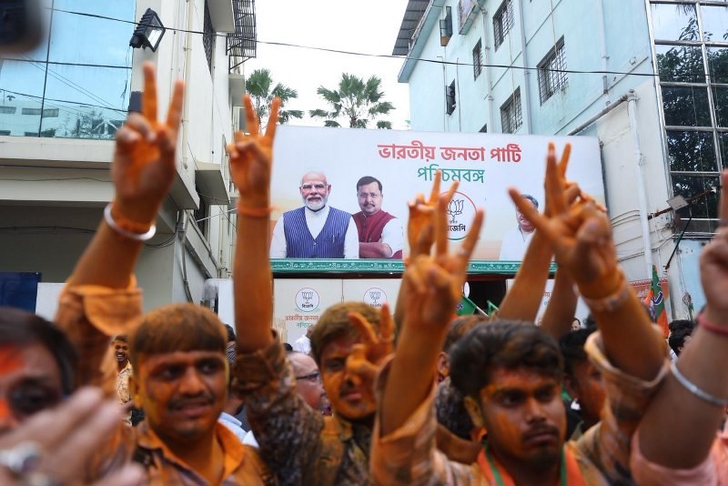 In Images: Supporters celebrate as BJP inches towards majority mark in Bengal