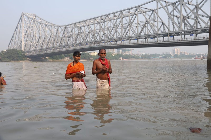 In Images: Devotees offer prayers to ancestors on Mahalaya in Kolkata