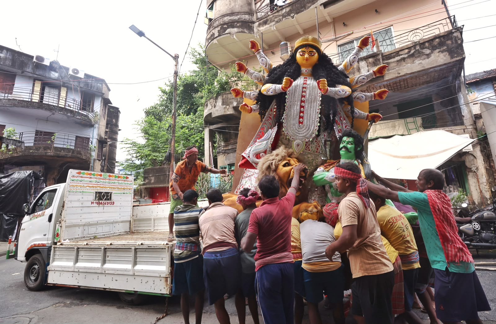 In Images: Durga Puja artisans give final touches to idols as Kolkata gears up for the festivities