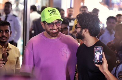 In Images: Special screening of Jeet-starrer ‘Keu Bole Biplobi Keu Bole Dakat’ in Kolkata