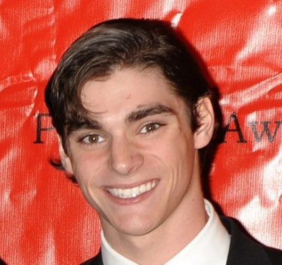 ‘Breaking Bad’ star RJ Mitte dies at 34, cause of death remains unknown