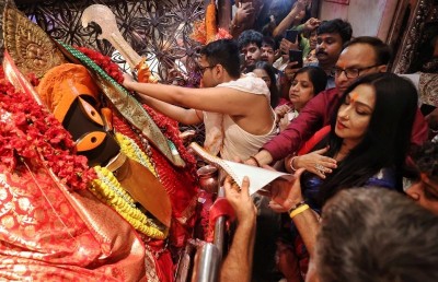 ‘We’re planning something’: Rituparna Sengupta seeks Maa Kali’s blessings, hints at new project