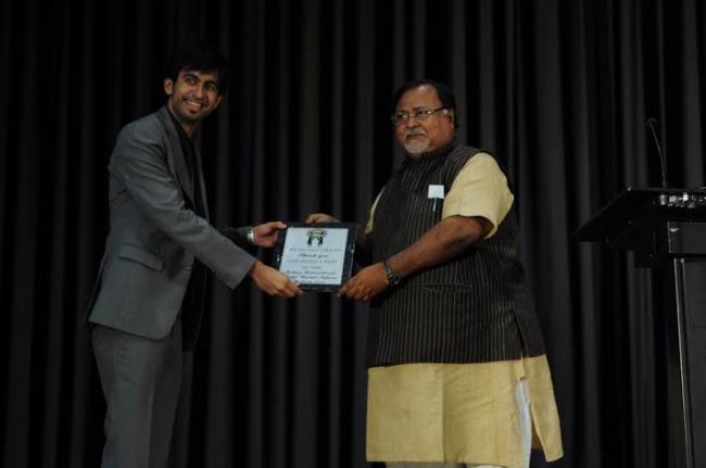  Lesle Lewis performs at IIMUN Kolkata Chapter