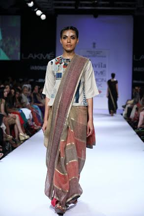 Konkona Sen Sharma walks the ramp at Lakme Fashion Week