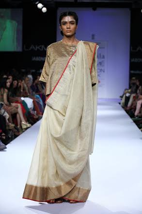 Konkona Sen Sharma walks the ramp at Lakme Fashion Week