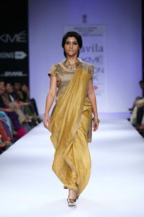 Konkona Sen Sharma walks the ramp at Lakme Fashion Week