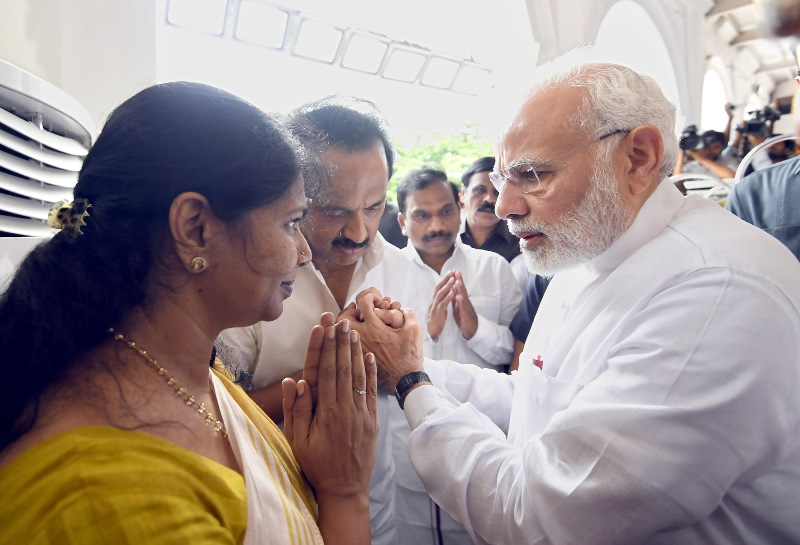 PM Modi condoles Stalin, Kanimozhi at Karunanidhi funeral 