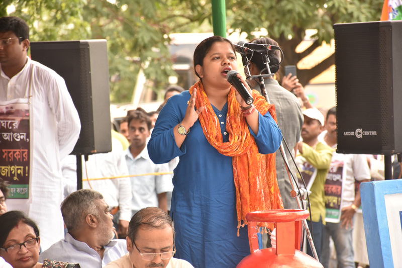 Kolkata: TMC protest against fuel price hike