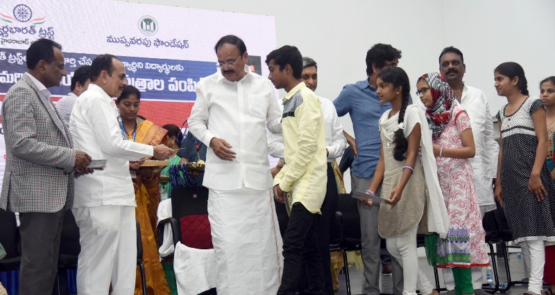 VP M. Venkaiah Naidu in Lucknow 