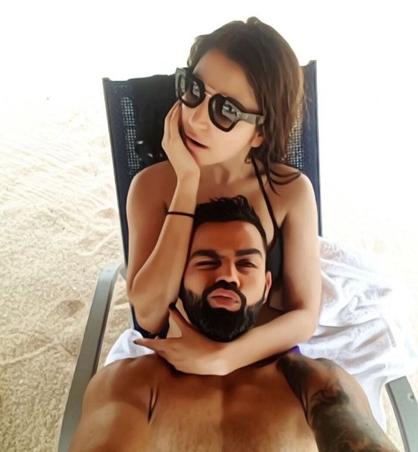 Virat Kohli, Anushka Sharma spend fun time on beach