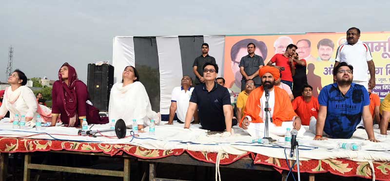 Modi leads International Yoga Day as ministers join him in performing yoga