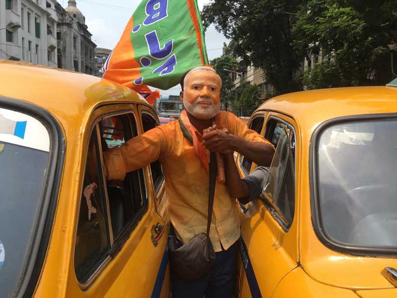 BJP performs strongly in Lok Sabha: Part workers celebrate in Kolkata