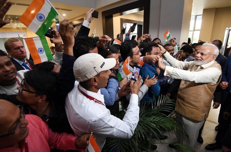 Indian community welcomes PM Modi in Russia