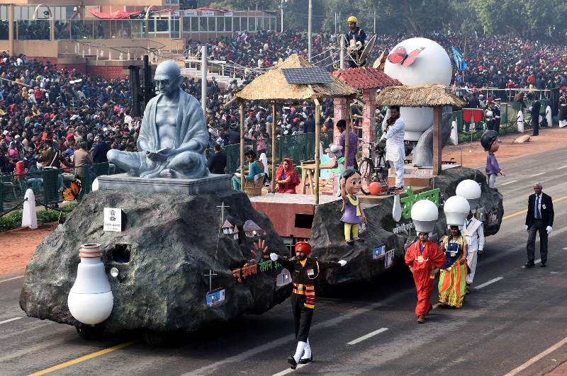 CISF tableau passes through the Rajpath during the full dress rehearsal for R-Day parade