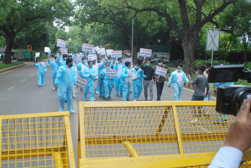 Bhabiji Papad: Indian Youth Congress workers protest in New Delhi