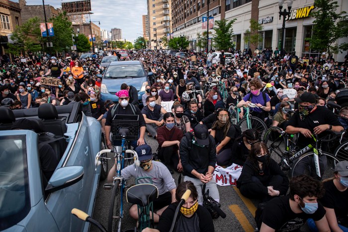 Protests against George Floyd death continue in Chicago