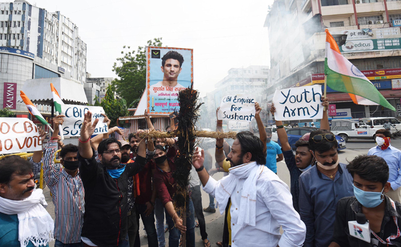 Sushant Singh Rajput Death: Fans burn Uddhav Thackeray's effigy, demand CBI inquiry