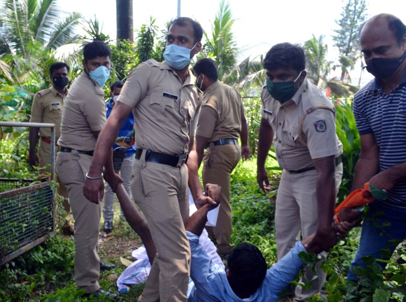 Thiruvananthapuram: Protesters demand Pinarayi Vijayan’s resignation, arrested