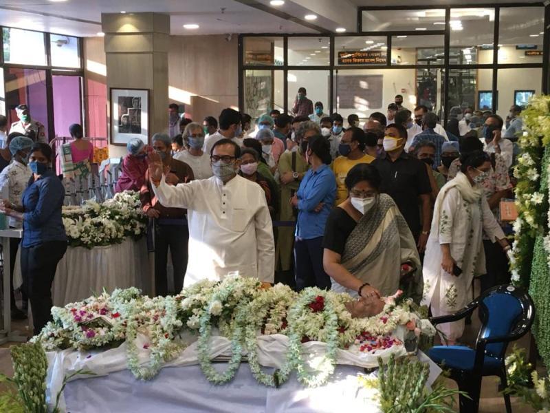 Soumitra Chatterjee passes away: His Last Journey In Images