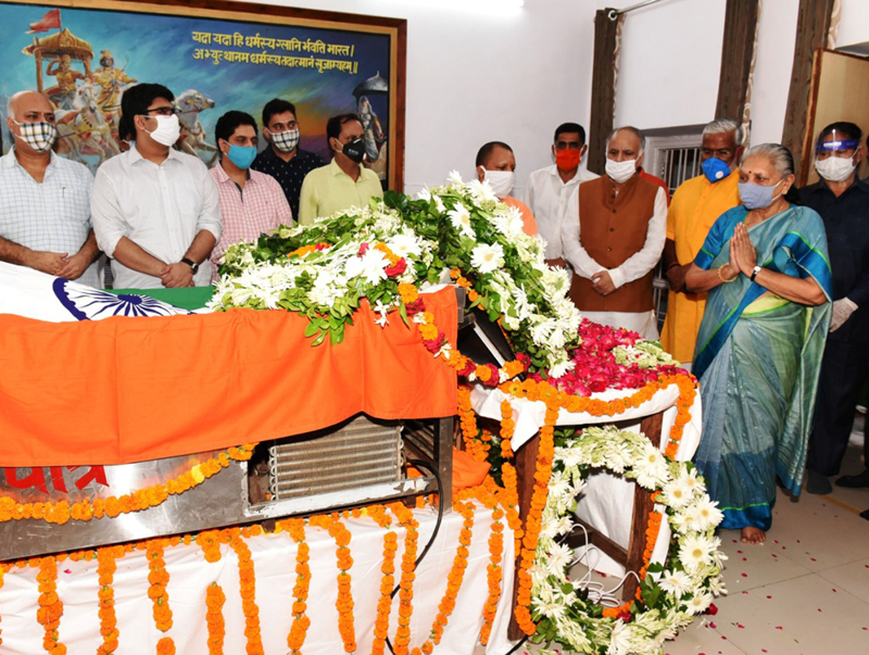 Tributes to late MP Guv Lalji Tandon