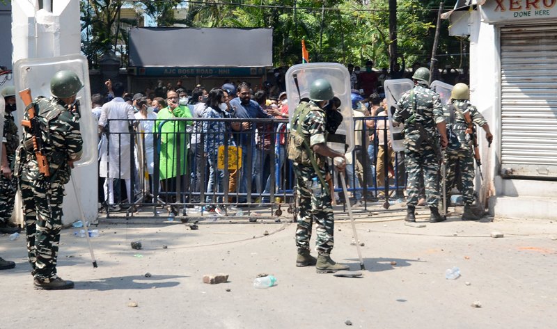 TMC activists gather outside CBI office at Nizam Palace in protest against politicians' arrests