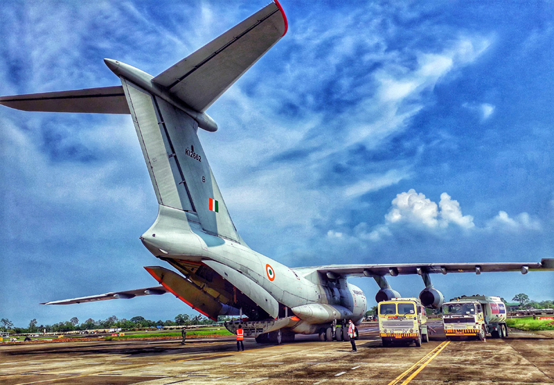 IAF IL76 Aircraft airlifts 100 Type-D Oxygen cylinders from Mumbai to Silchar