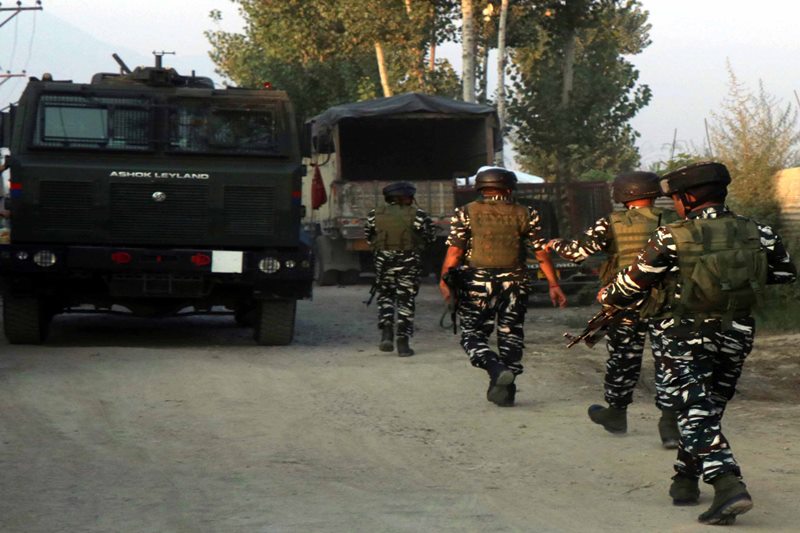 Security forces launch hunt for militants in Srinagar