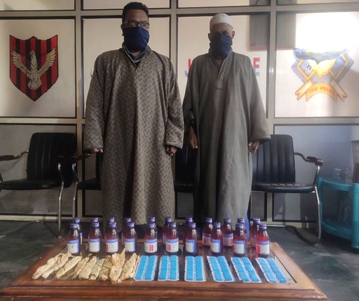 Drug peddlers arrested by in Kashmir