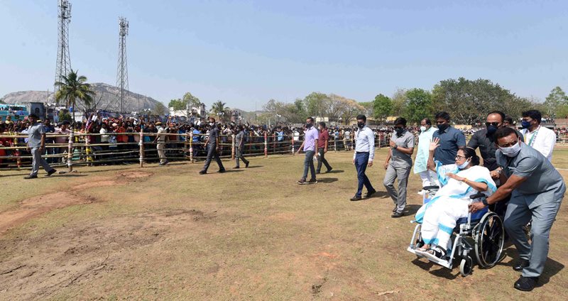 Mamata Banerjee addresses election rally at Balorampur in Purulia