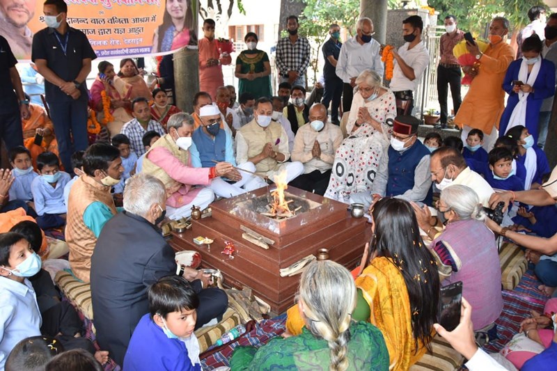 Uttarakhand CM Tirath Singh Rawat at an Ashram in Dehradun