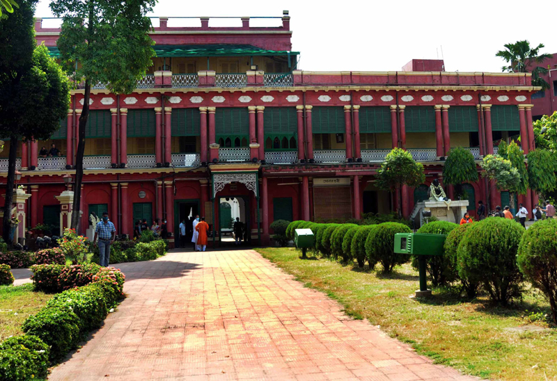 Jorasanko Thakurbari wears a deserted on Rabindra Jayanti due to COVID