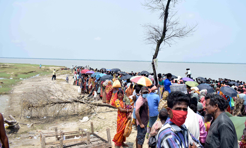 Bengal: Relief materials distributed to Yaas-Affected people