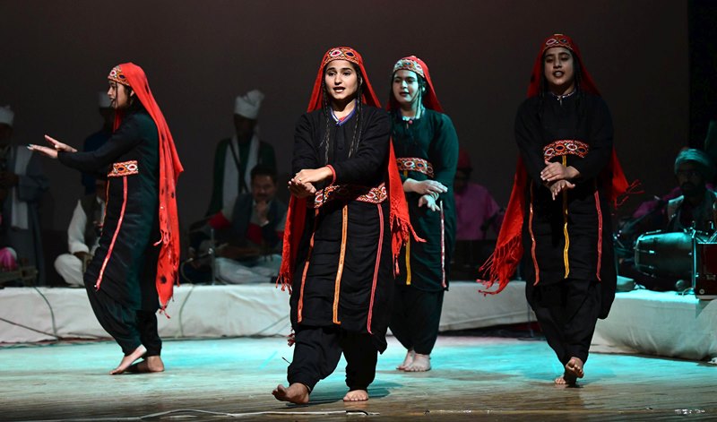 Artists participate in three-week-long Jashn-e-Kashmir