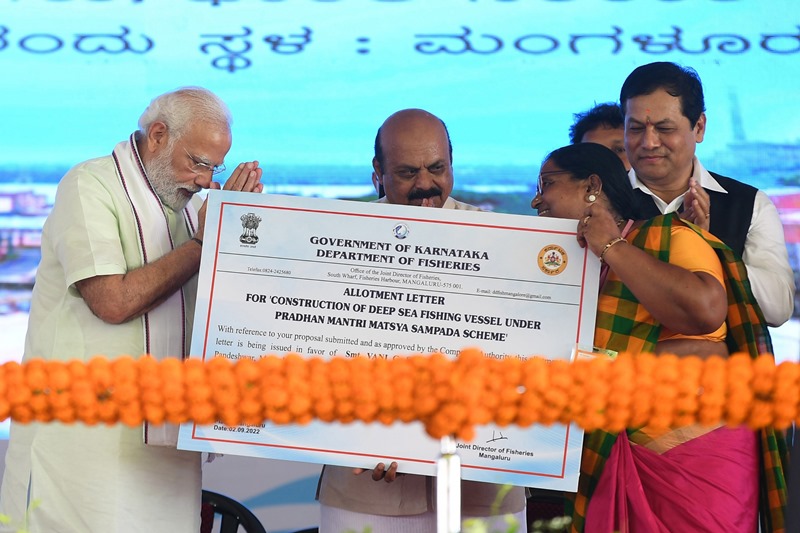 PM Modi addressing gathering in Mangaluru