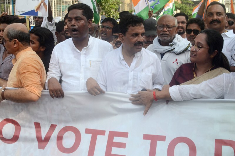 Congress takes out victory procession for Karnataka in Kolkata