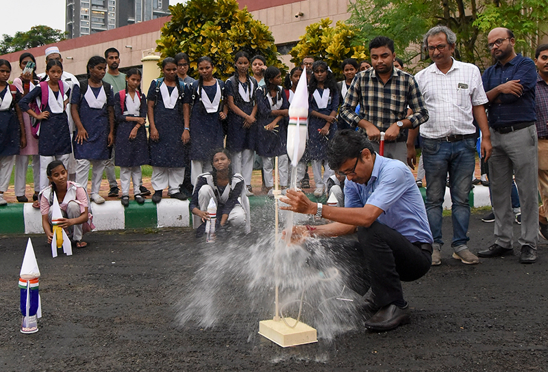 Chandrayaan-3 successfully lands on the Moon: Jubilious celebrations take place across Kolkata