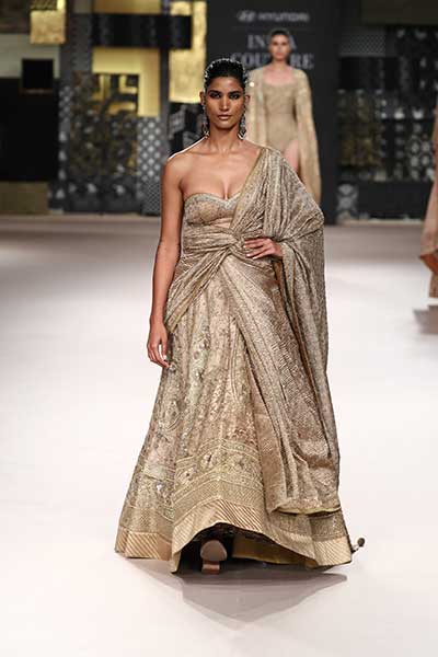 India Couture Week: Aditi Rao Hydari walks the ramp for designer Ritu Kumar