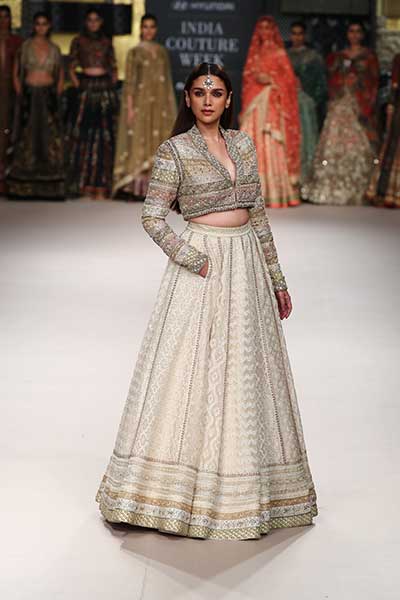 India Couture Week: Aditi Rao Hydari walks the ramp for designer Ritu Kumar