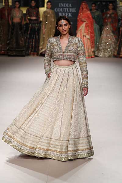 India Couture Week: Aditi Rao Hydari walks the ramp for designer Ritu Kumar