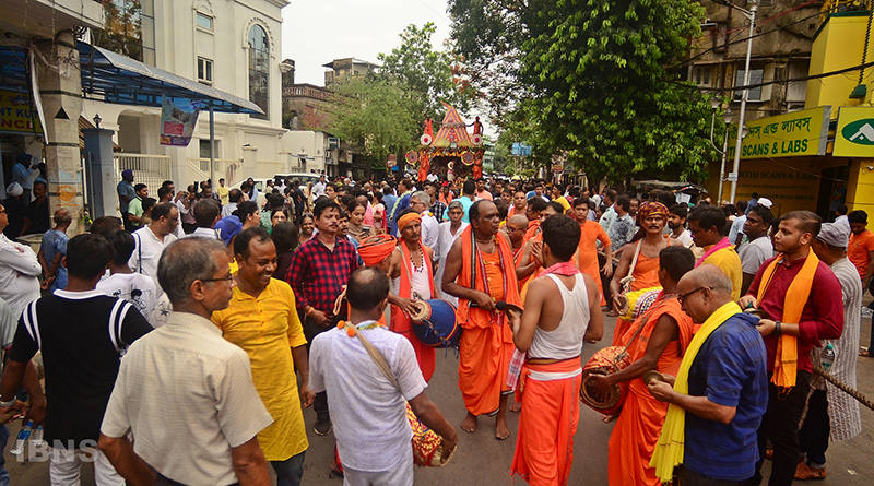 Kolkata: Devotees celebrate Rath Yatra