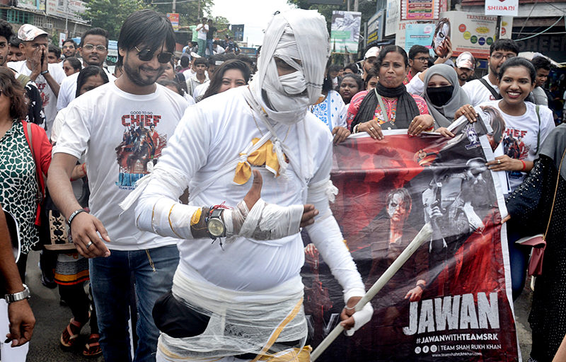 'Jawan' release: Shah Rukh Khan fans rush to theatres in large numbers on opening day