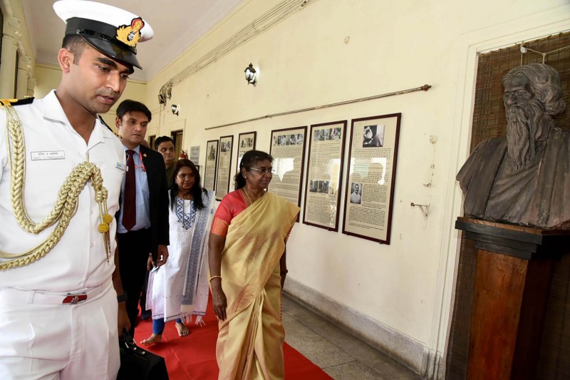 Prez Droupadi Murmu visits Netaji Bhawan in Kolkata