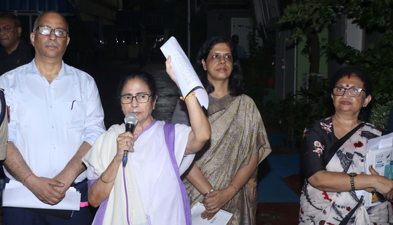 Mamata Banerjee announces removal of Kolkata CP and a cop, two health officials agreeing to doctors' demands