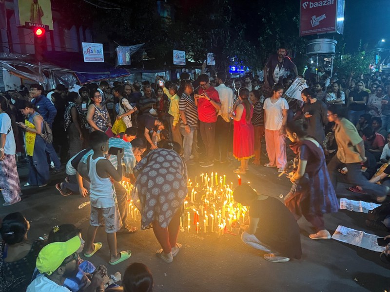 Kolkata stages second-night vigil seeking justice in RG Kar rape-murder case