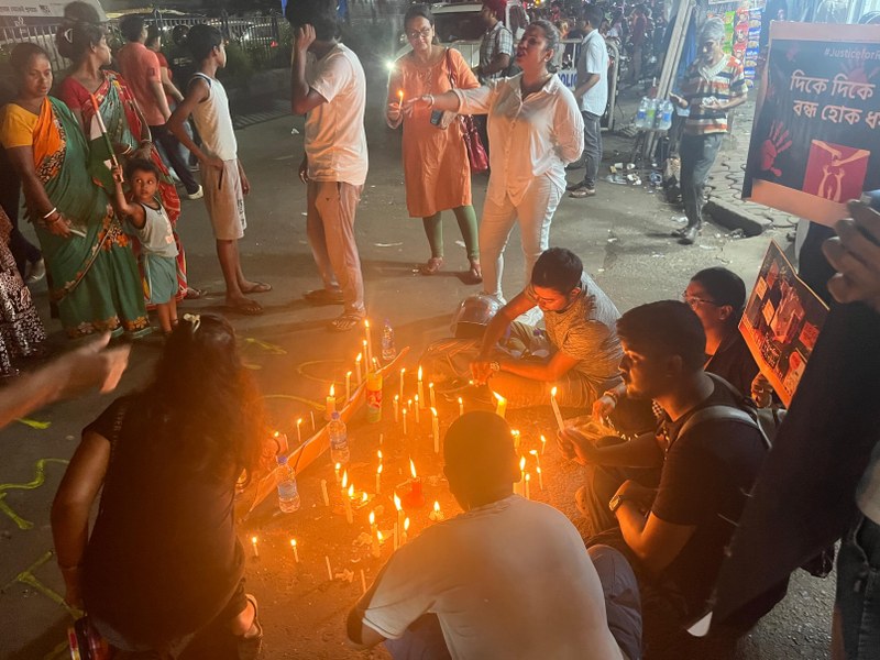 Kolkata stages second-night vigil seeking justice in RG Kar rape-murder case