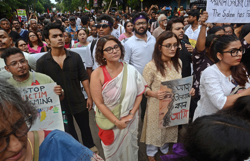 'Maha Michil' in Kolkata demanding justice for RG Kar