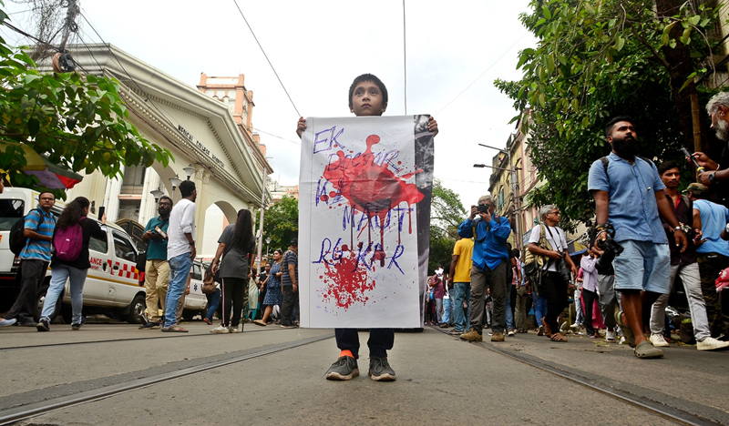 'Maha Michil' in Kolkata demanding justice for RG Kar